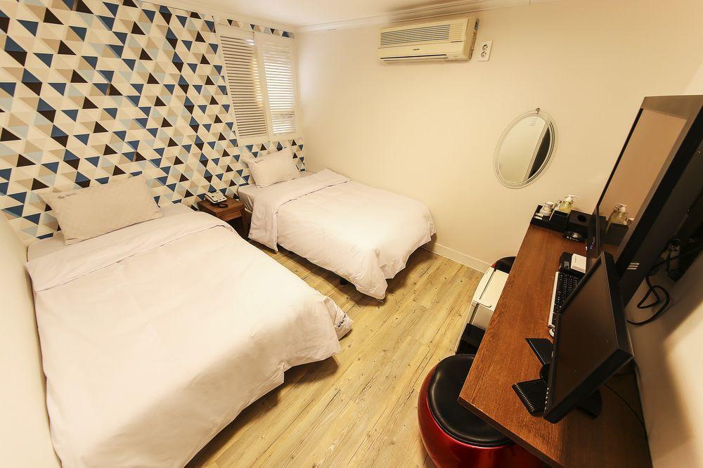In Seoul Sinchon Goguma Hotel Extérieur photo