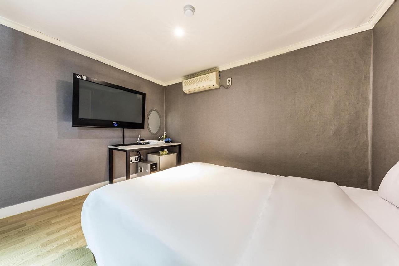In Seoul Sinchon Goguma Hotel Extérieur photo