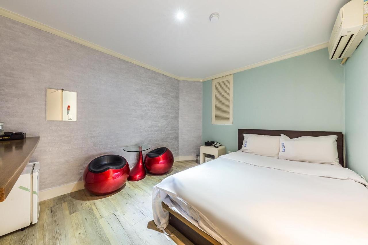 In Seoul Sinchon Goguma Hotel Extérieur photo