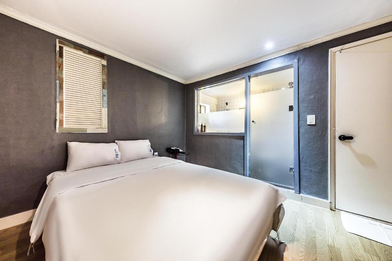 In Seoul Sinchon Goguma Hotel Extérieur photo