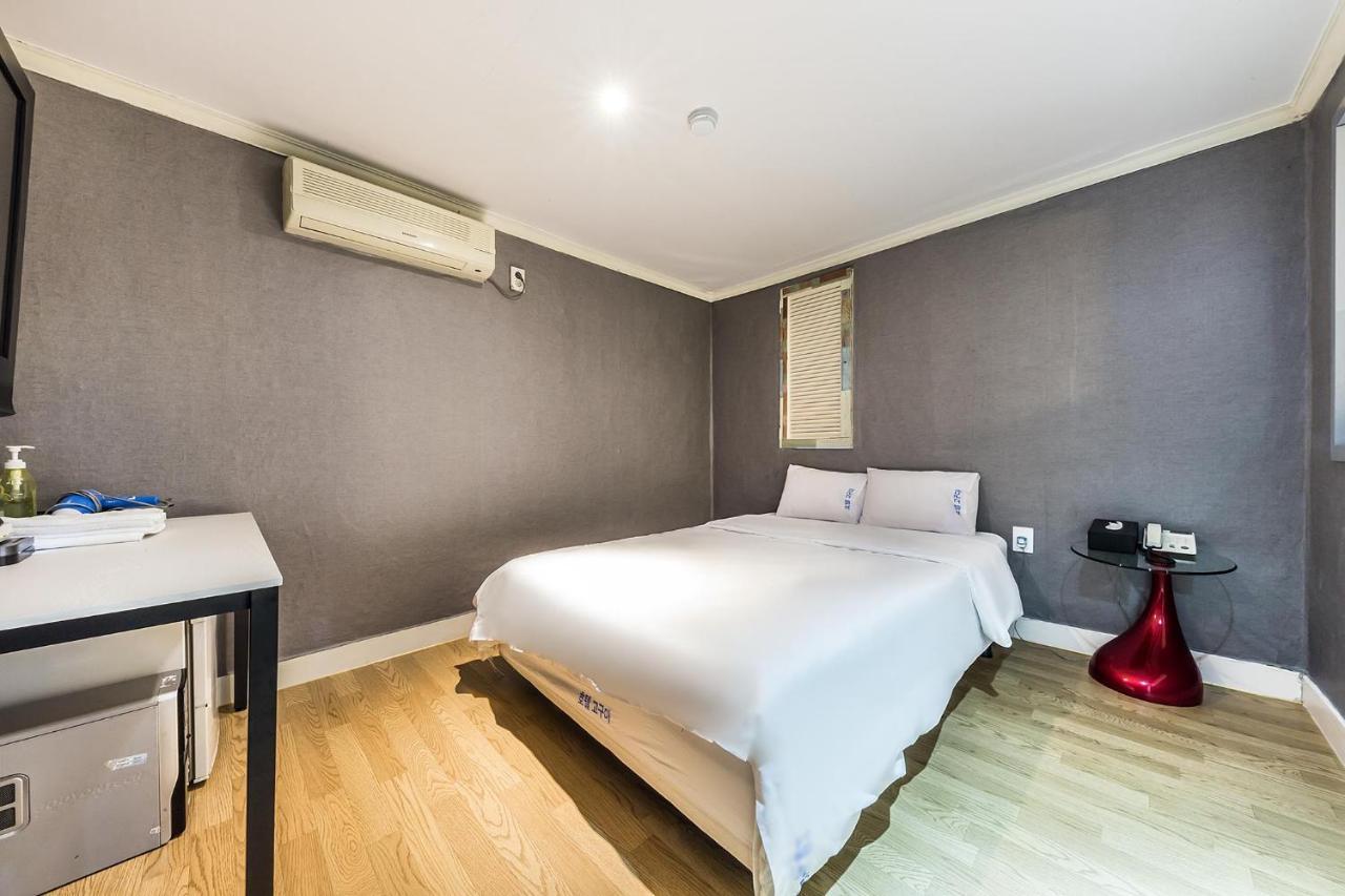 In Seoul Sinchon Goguma Hotel Extérieur photo